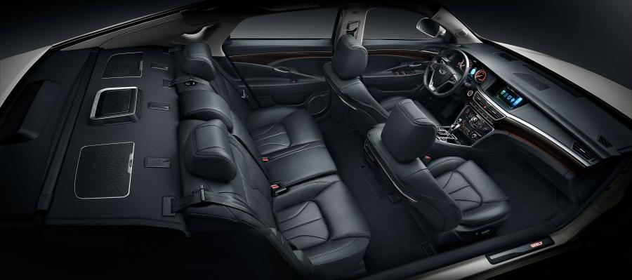 Интерьер Geely GC9 2014 года  (фото 9 из 37)